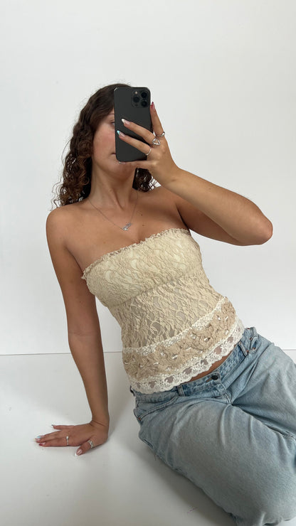 00s cream lace corset- size M