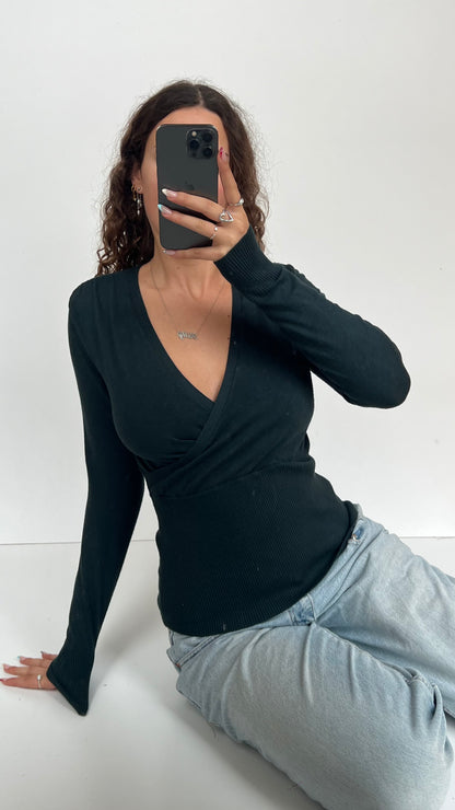 00s green knit jumper- size M