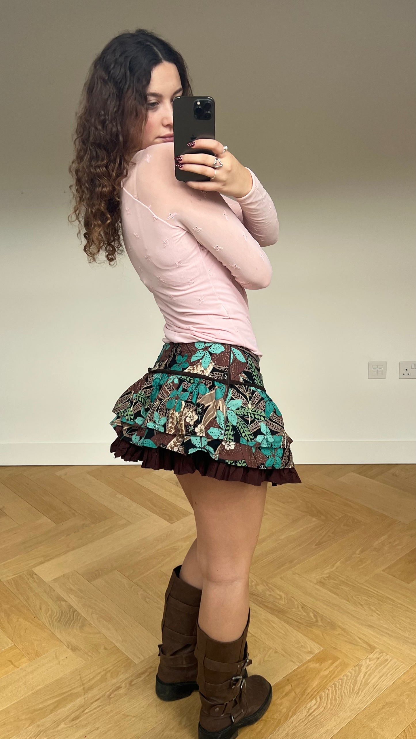 00s green brown floral mini skirt- size M