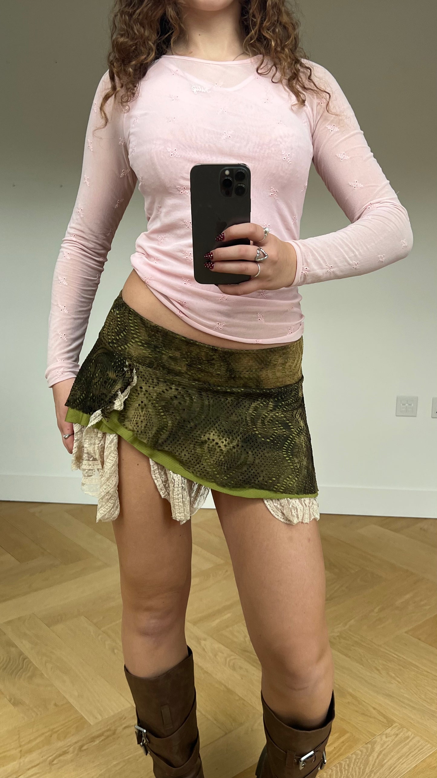 00s green lace mini skirt- size XS/S