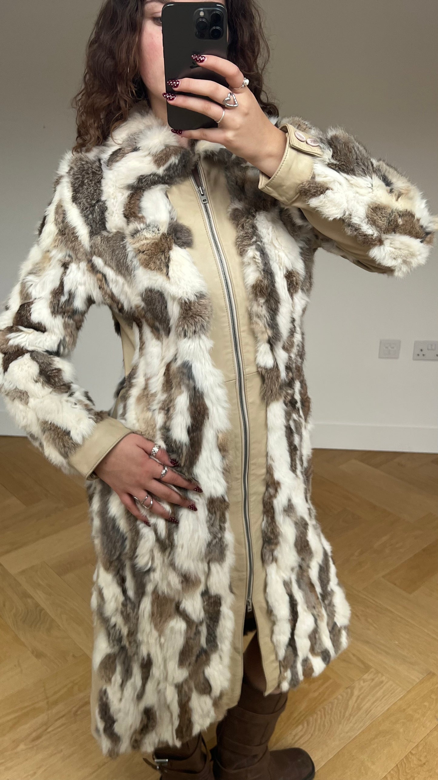 00s Bebe cream fur coat- size L