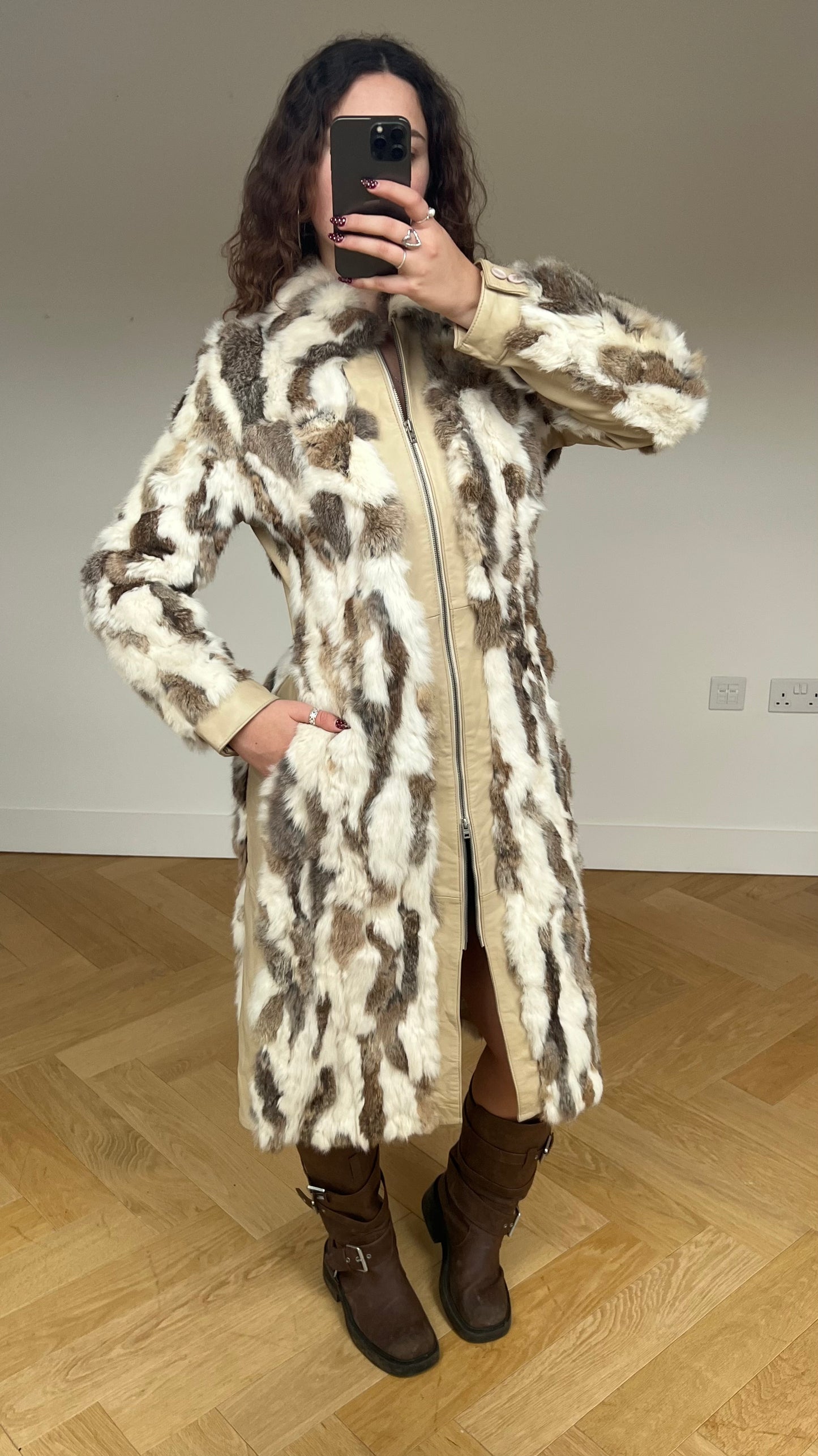 00s Bebe cream fur coat- size L