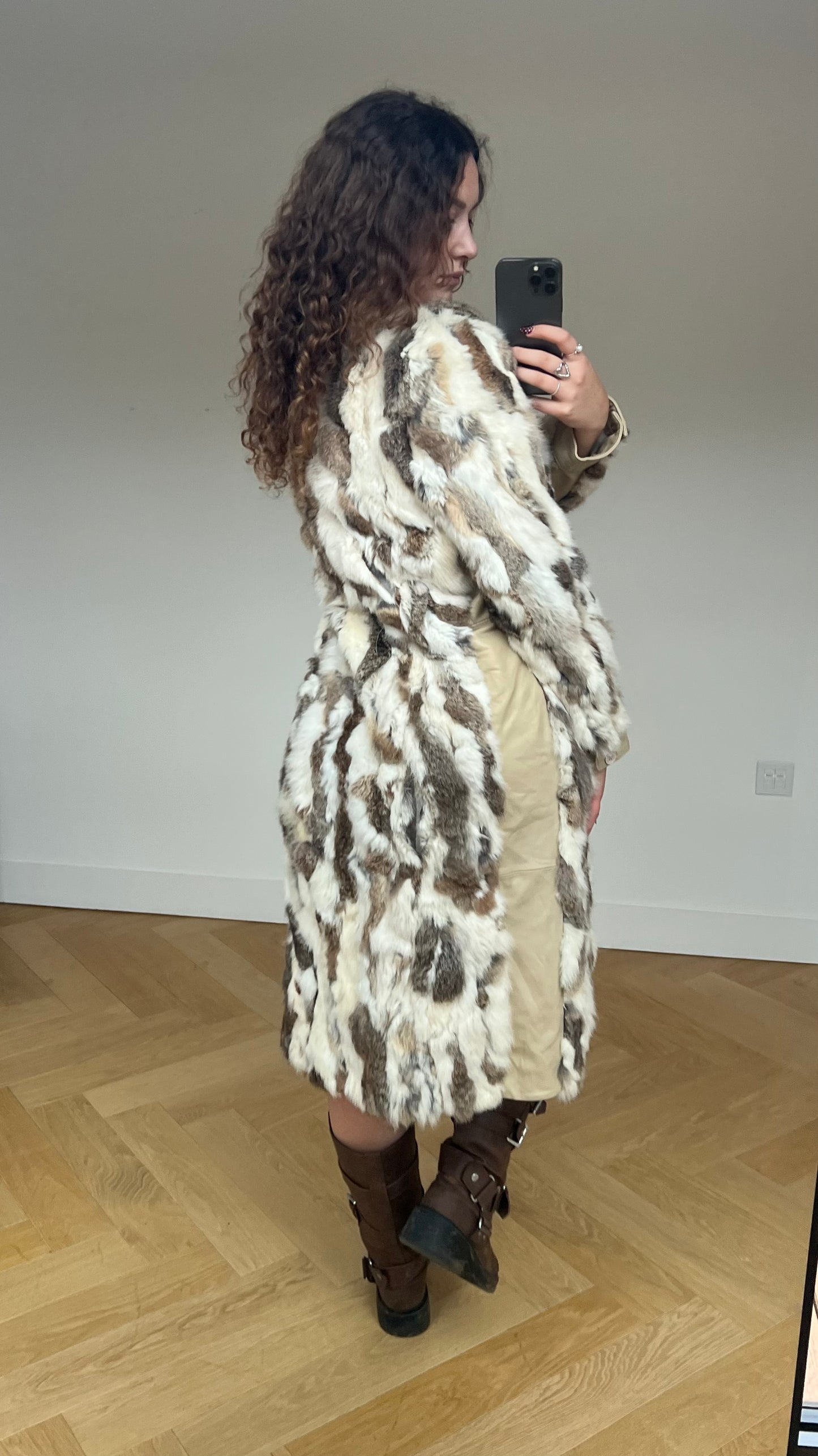 00s Bebe cream fur coat- size L