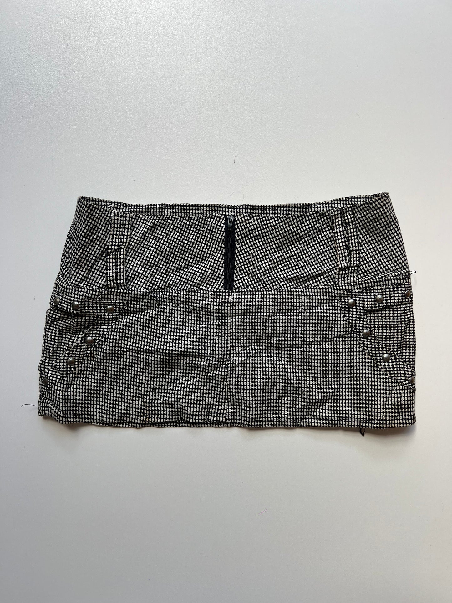 00s black patterned mini skirt- size S