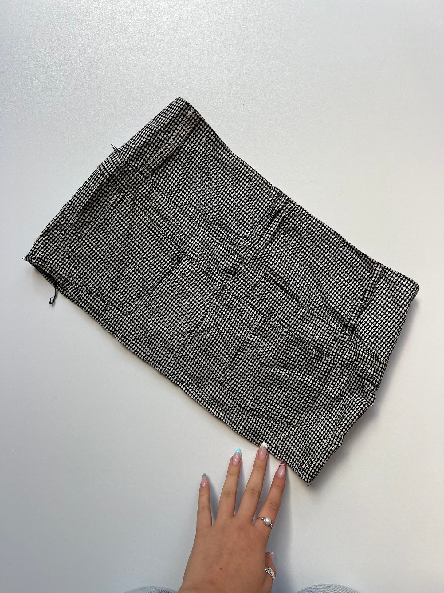 00s black patterned mini skirt- size S