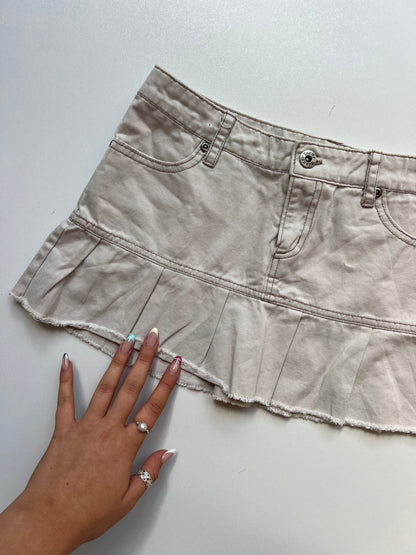 00s white pleated mini skirt- size XS