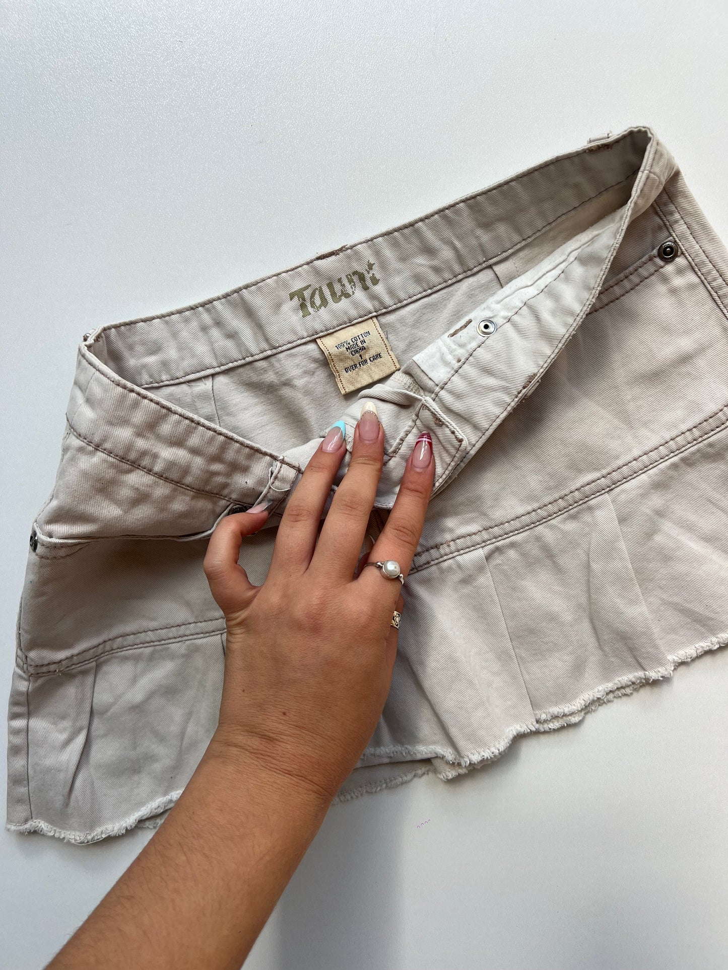00s white pleated mini skirt- size XS
