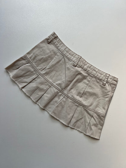 00s white pleated mini skirt- size XS
