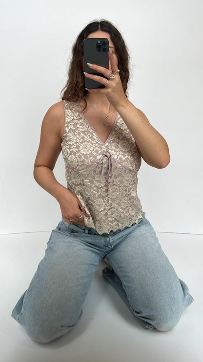 00s lilac lace top- size L