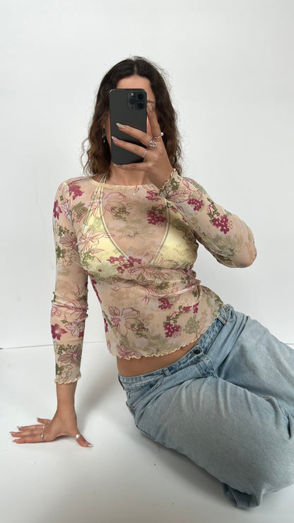 00s cream floral long sleeve top- size M