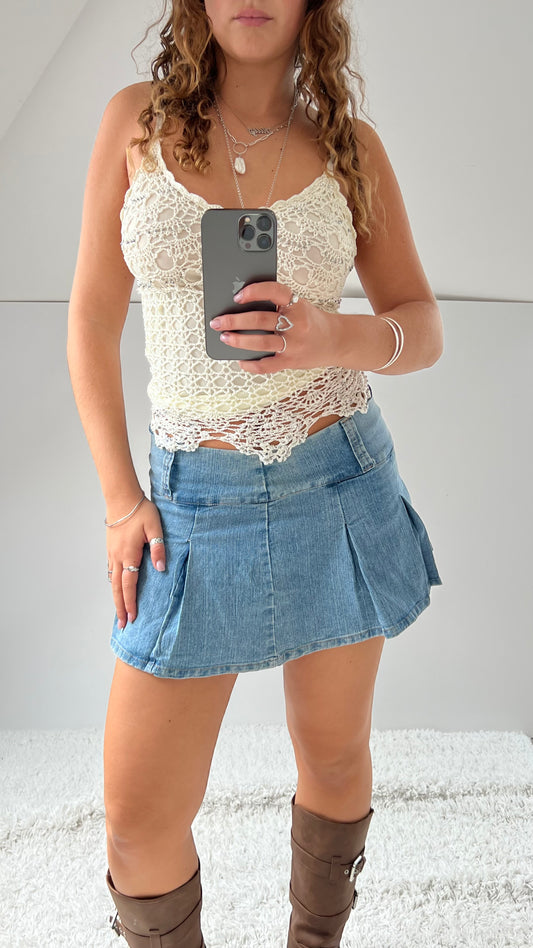 00s pleated denim mini skirt- size M
