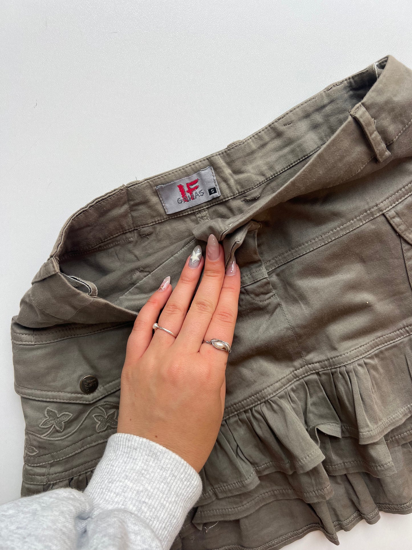 00s khaki ruffle mini skirt- size S
