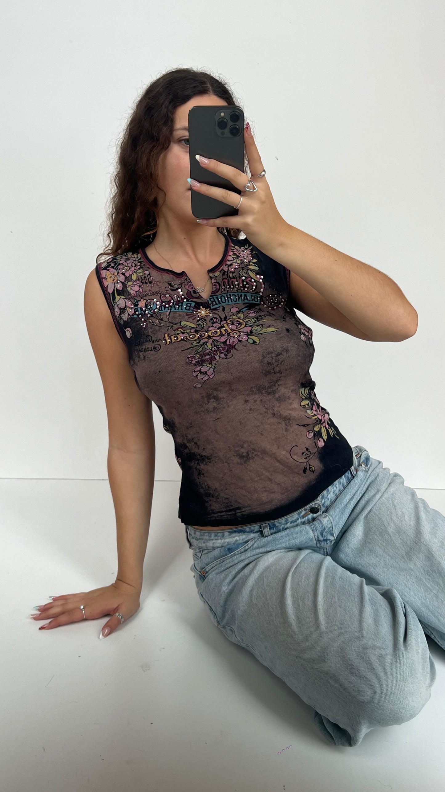 00s black graphic tank- size L