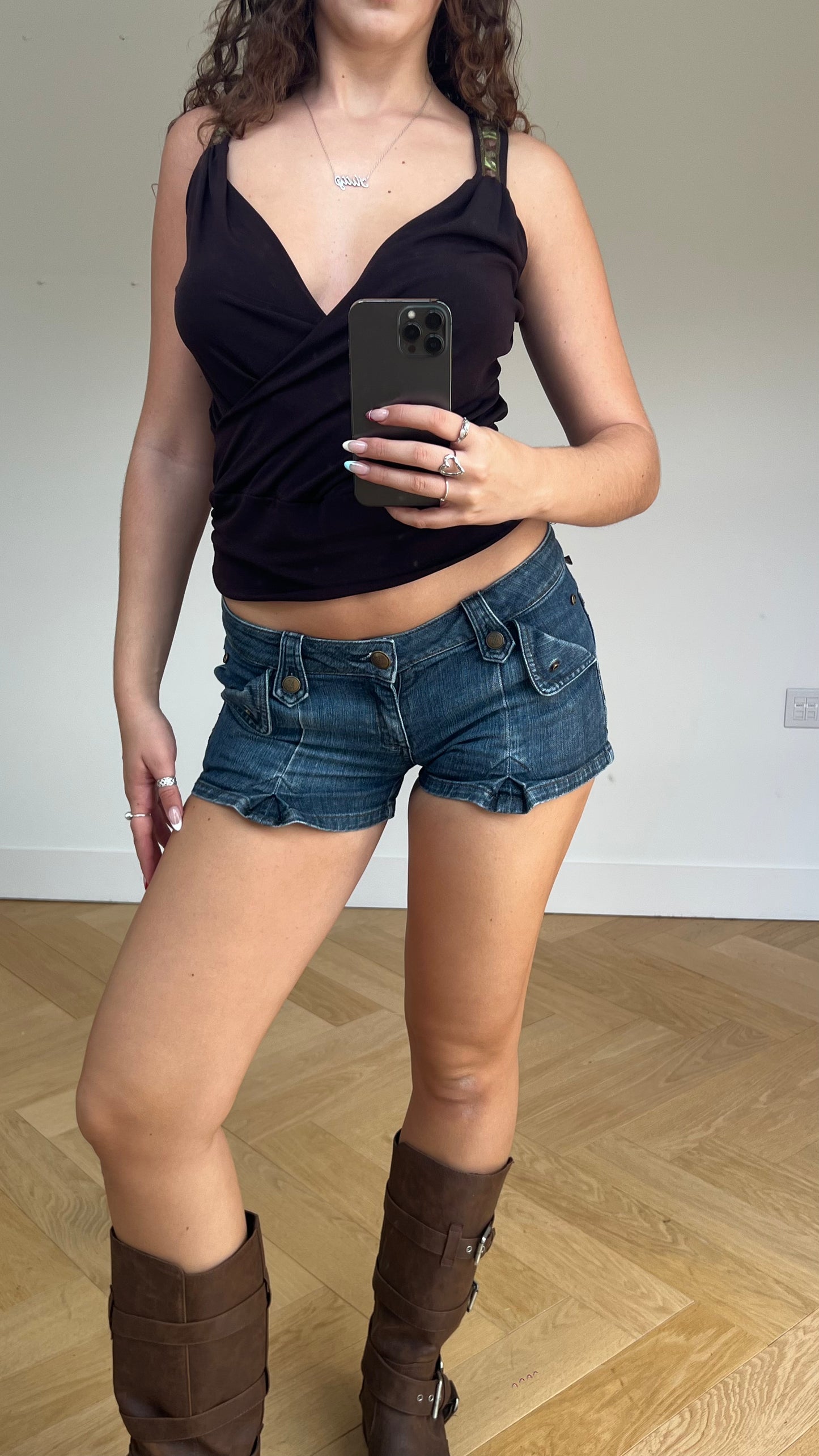 00s denim mini shorts- size M
