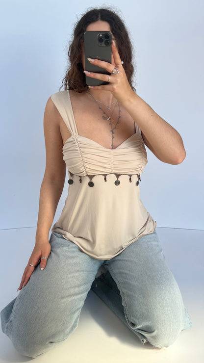 00s beige charm cami- size L
