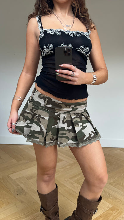00s camo lace mini skirt- size M