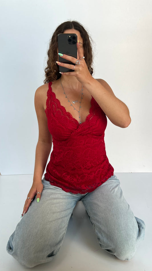 00s red lace cami- size L