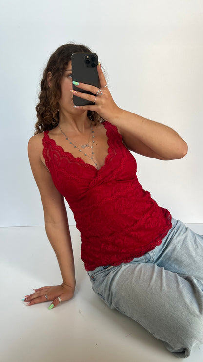 00s red lace cami- size L