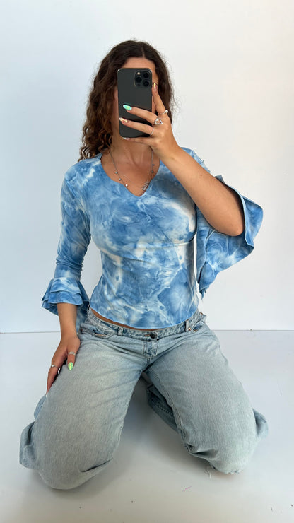 00s blue tie dye top- size M