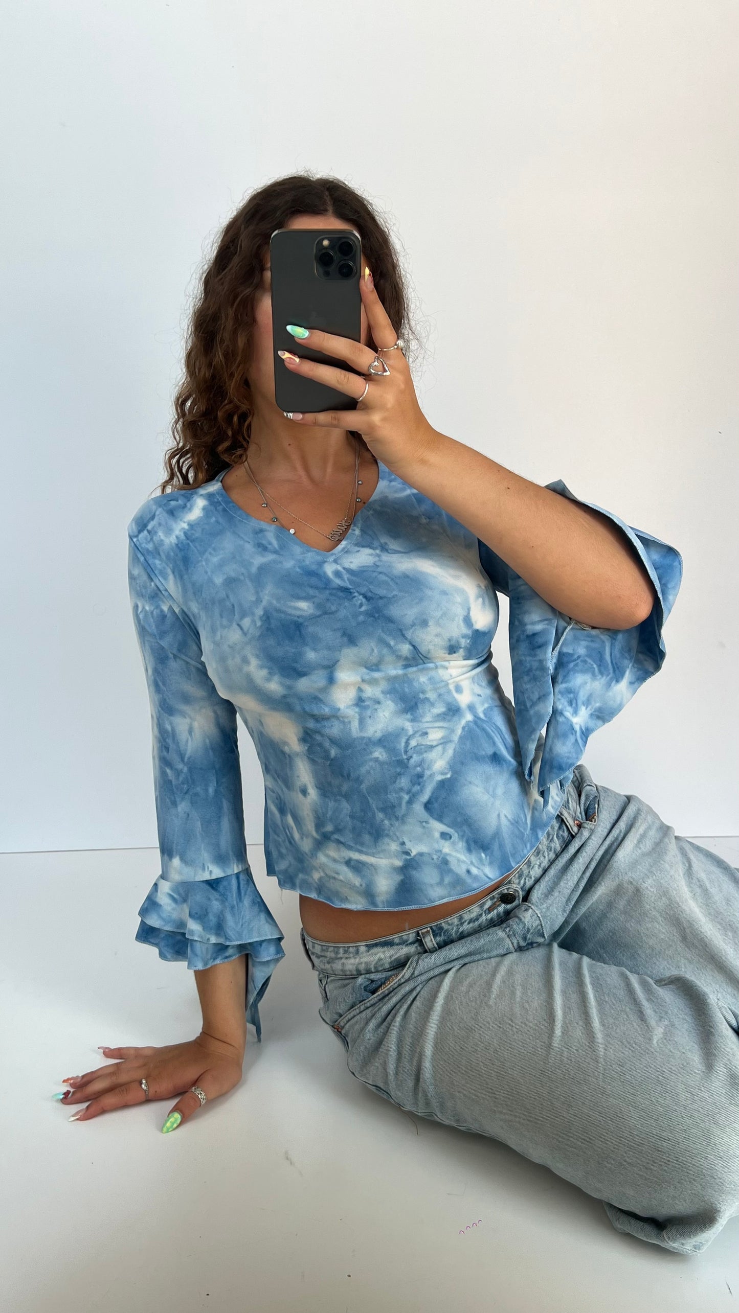00s blue tie dye top- size M