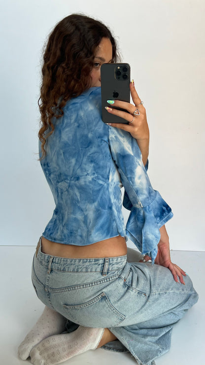 00s blue tie dye top- size M