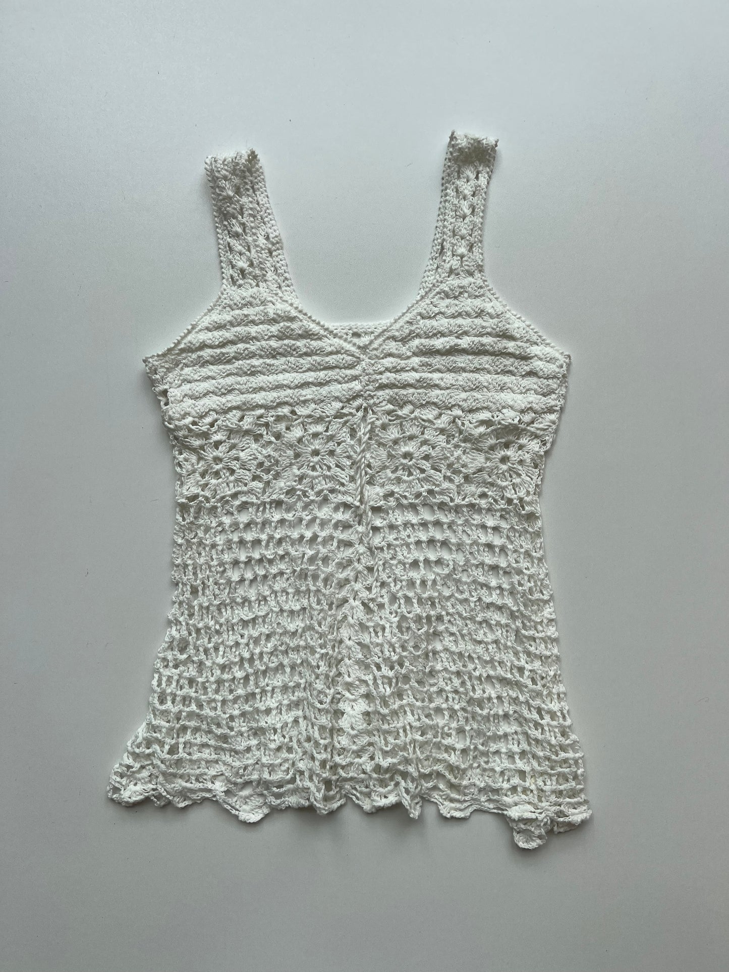 00s white crochet cami- size XS
