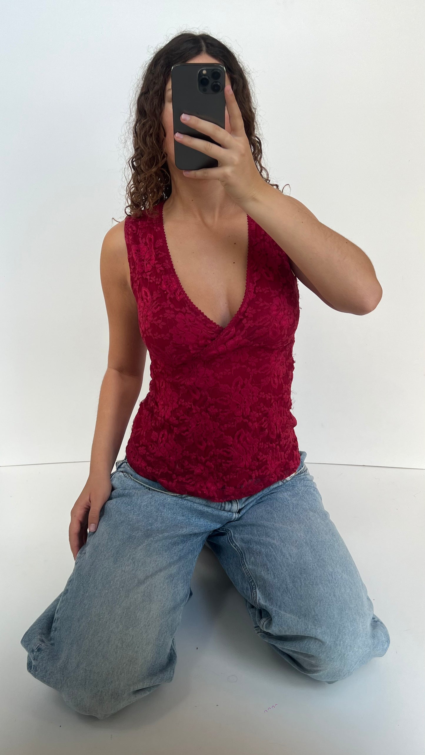 00s red lace tank top- size M