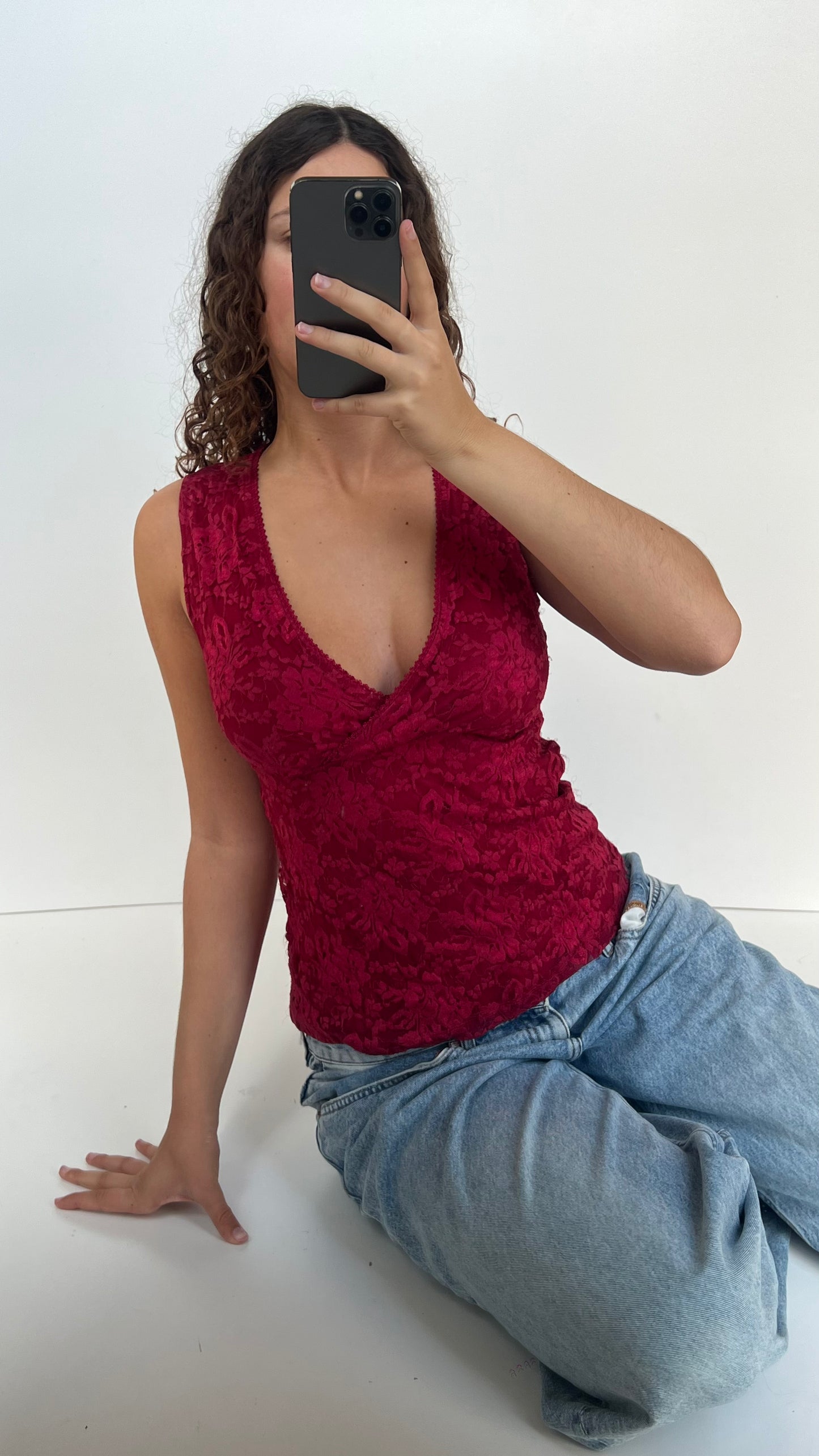 00s red lace tank top- size M
