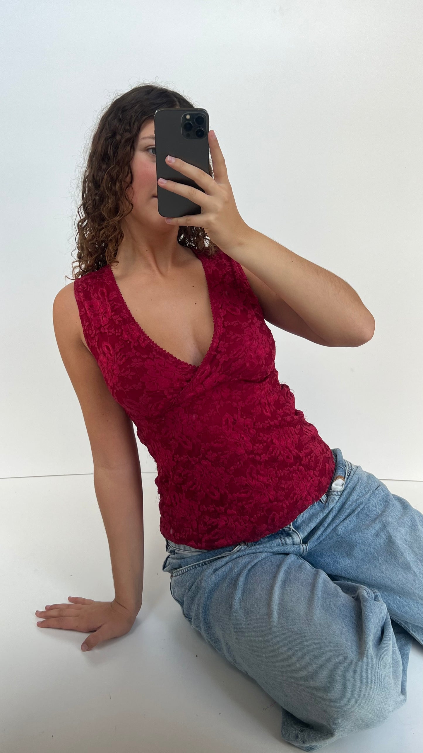 00s red lace tank top- size M