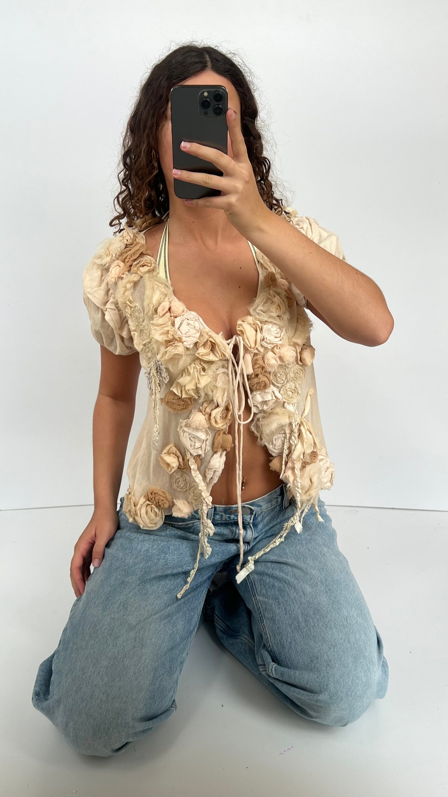 00s cream mesh flower top- size L