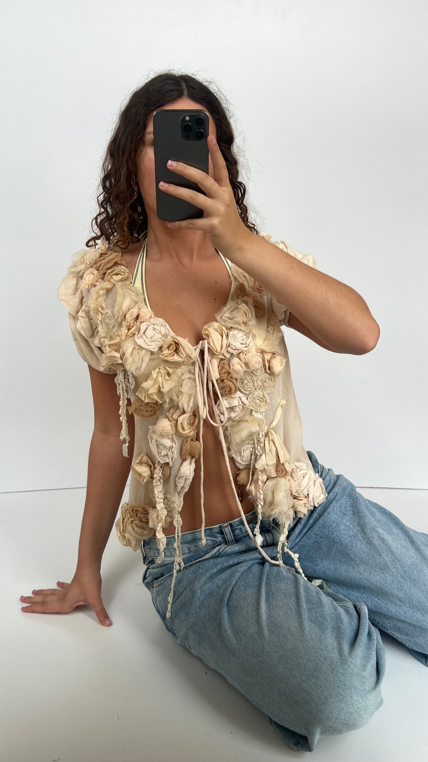 00s cream mesh flower top- size L