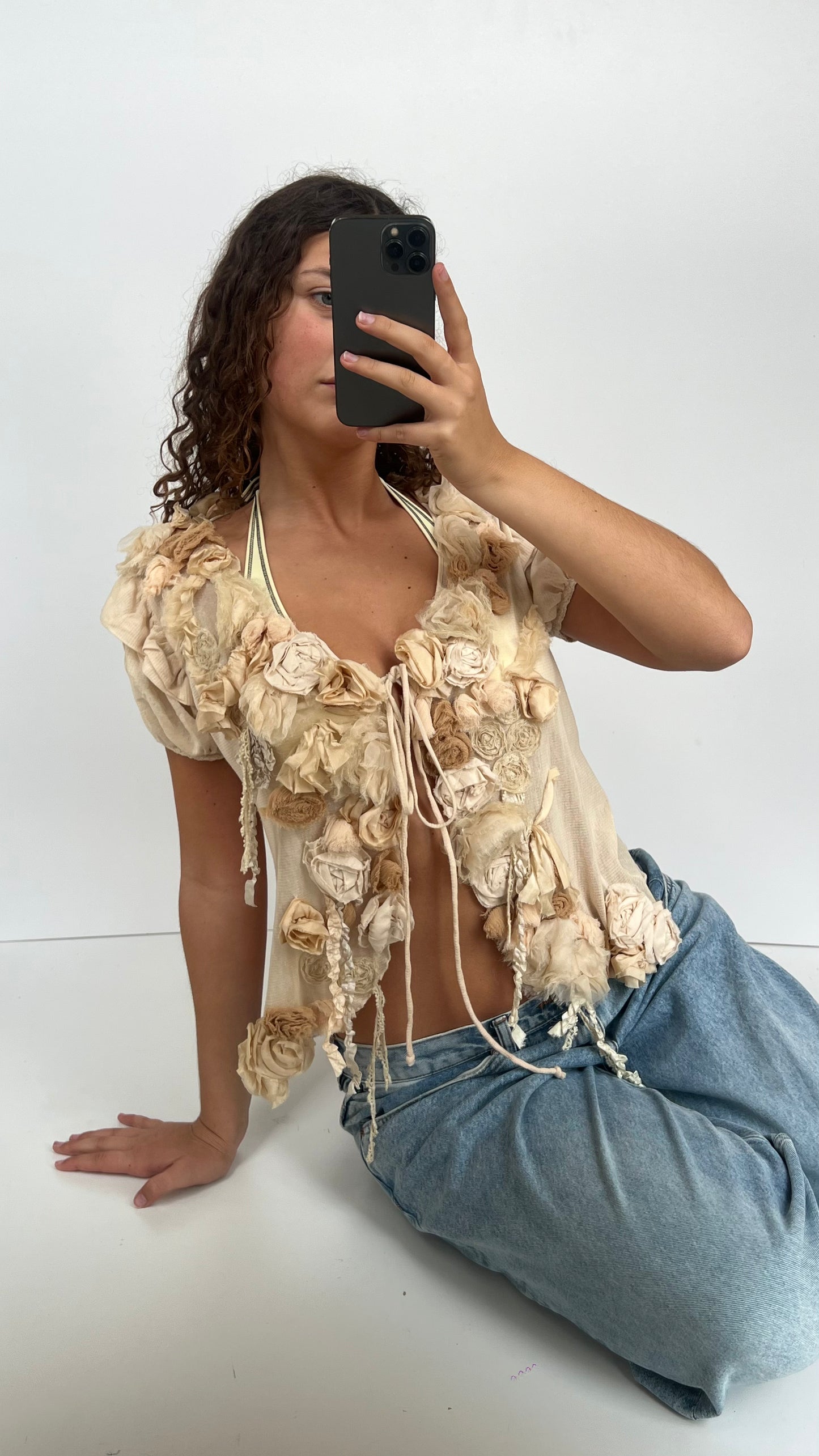 00s cream mesh flower top- size L