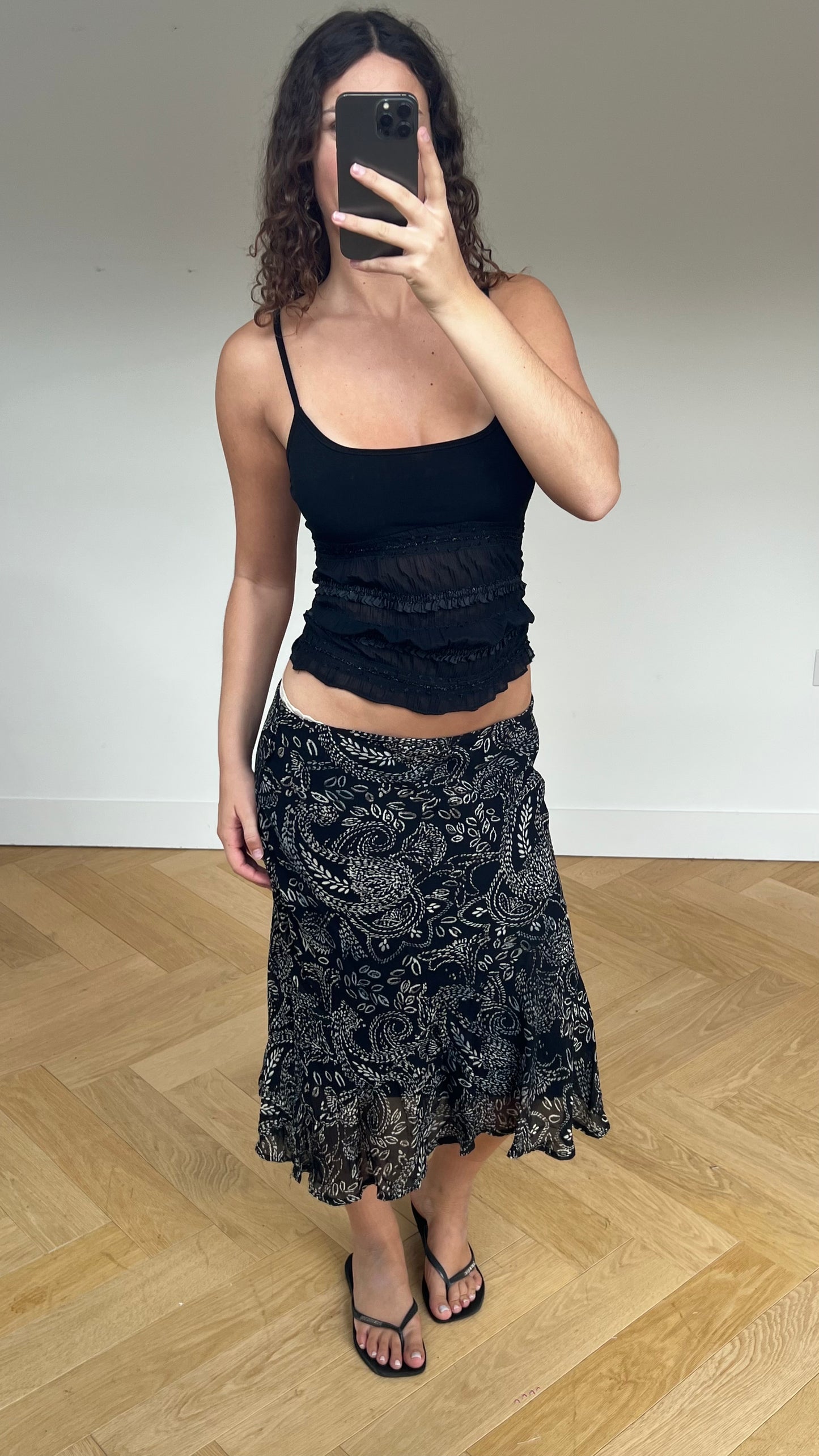 00s black mesh midi skirt- size L