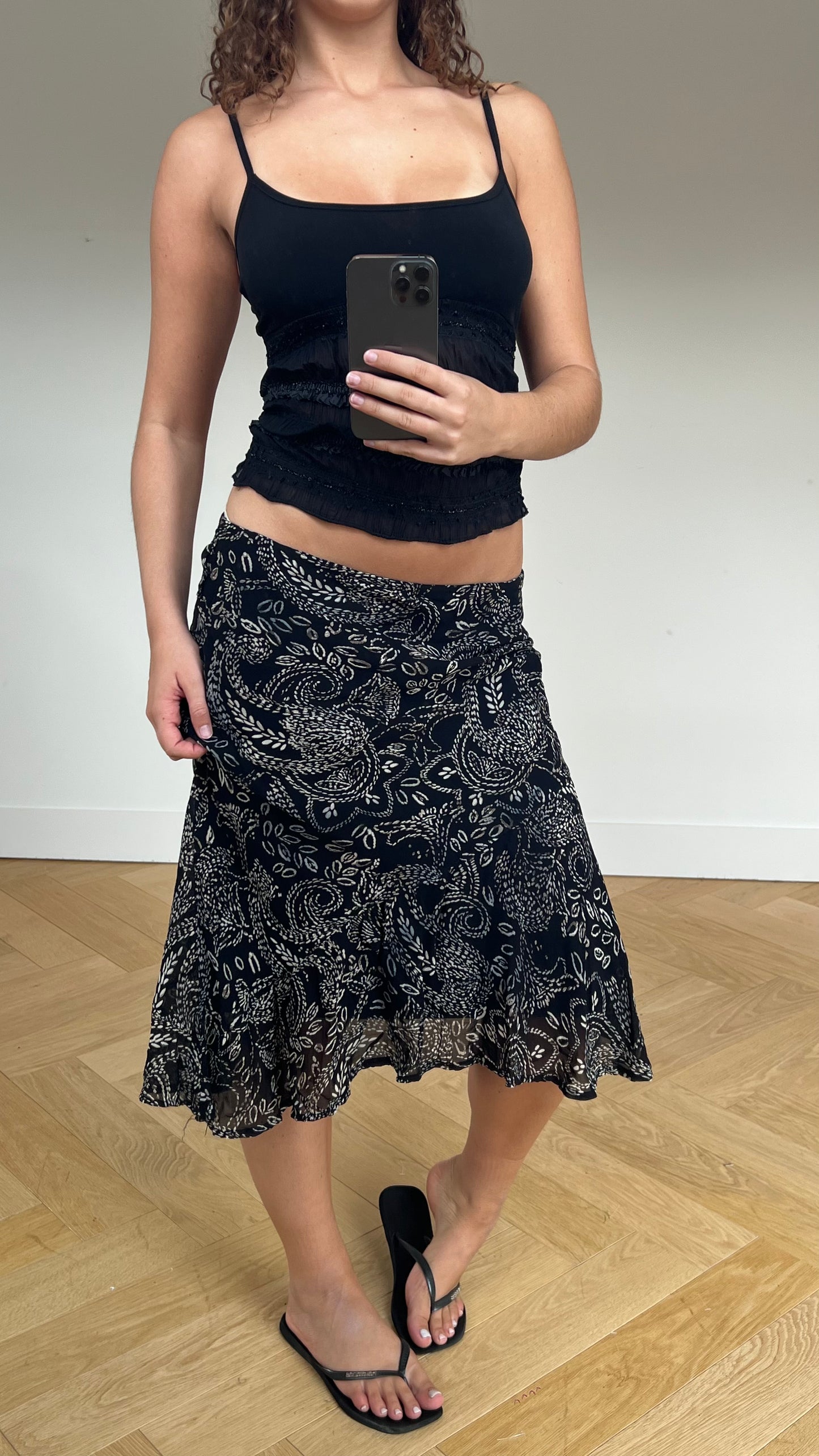 00s black mesh midi skirt- size L