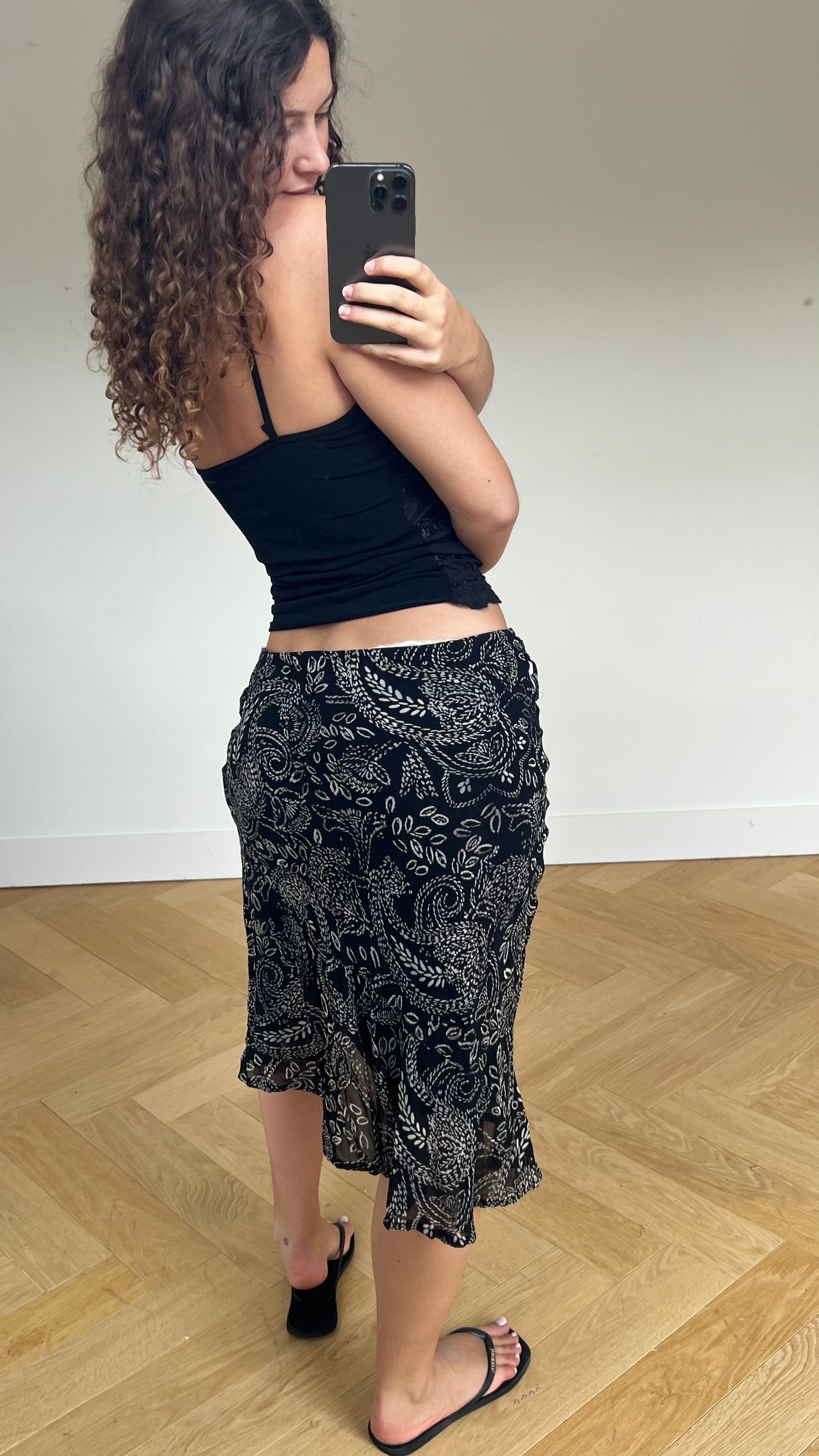 00s black mesh midi skirt- size L