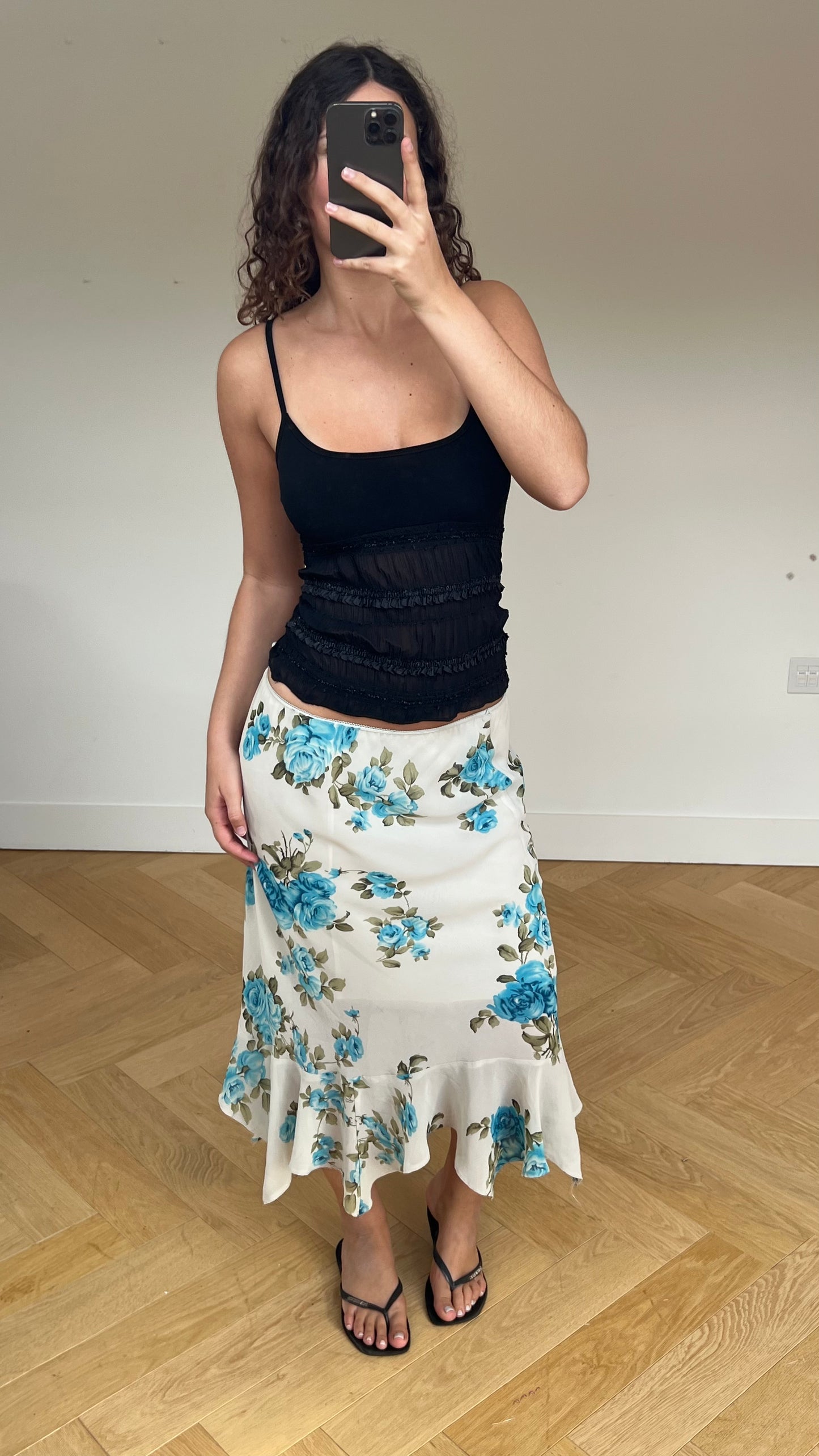 00s blue floral maxi skirt- size L