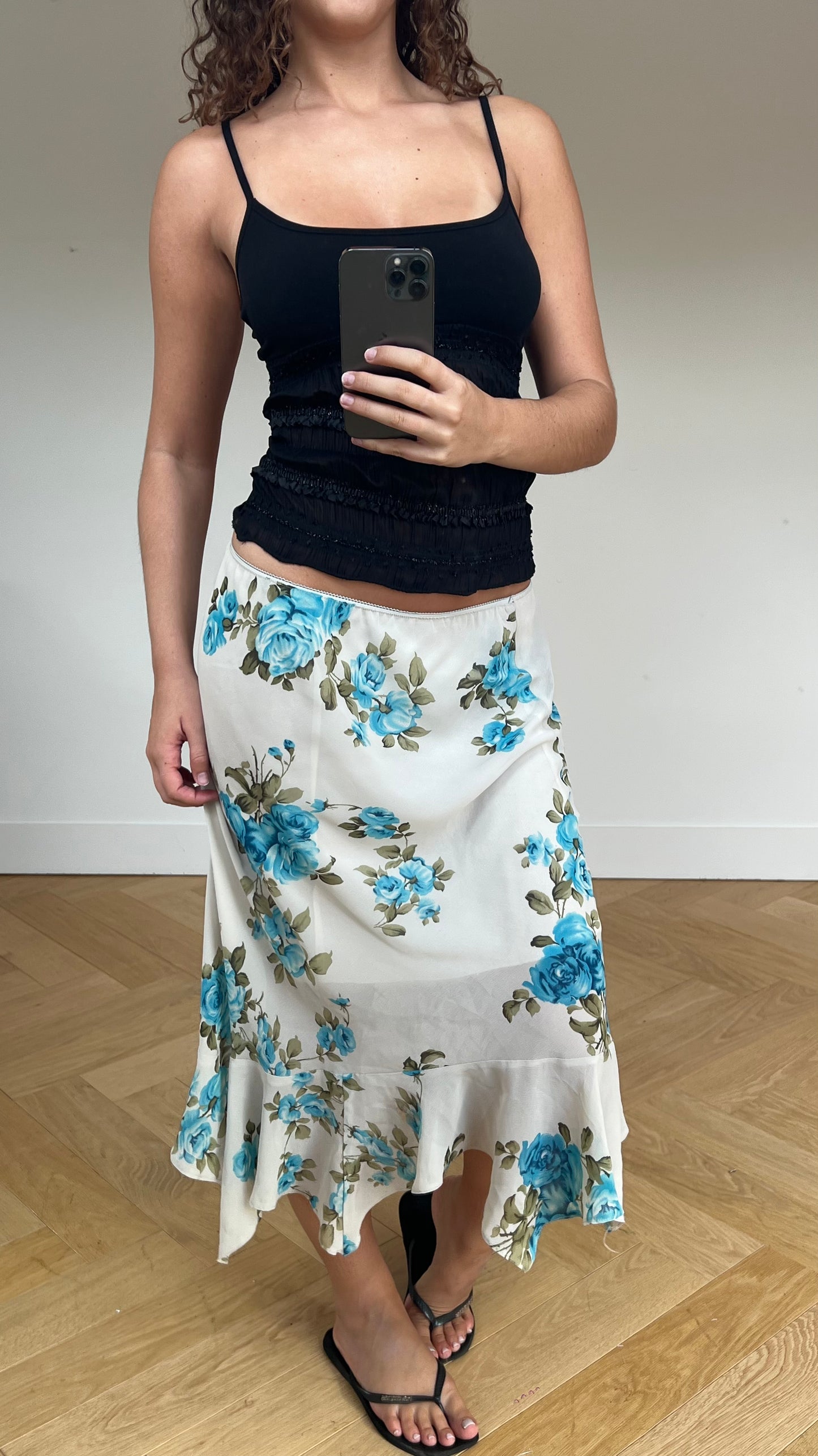 00s blue floral maxi skirt- size L