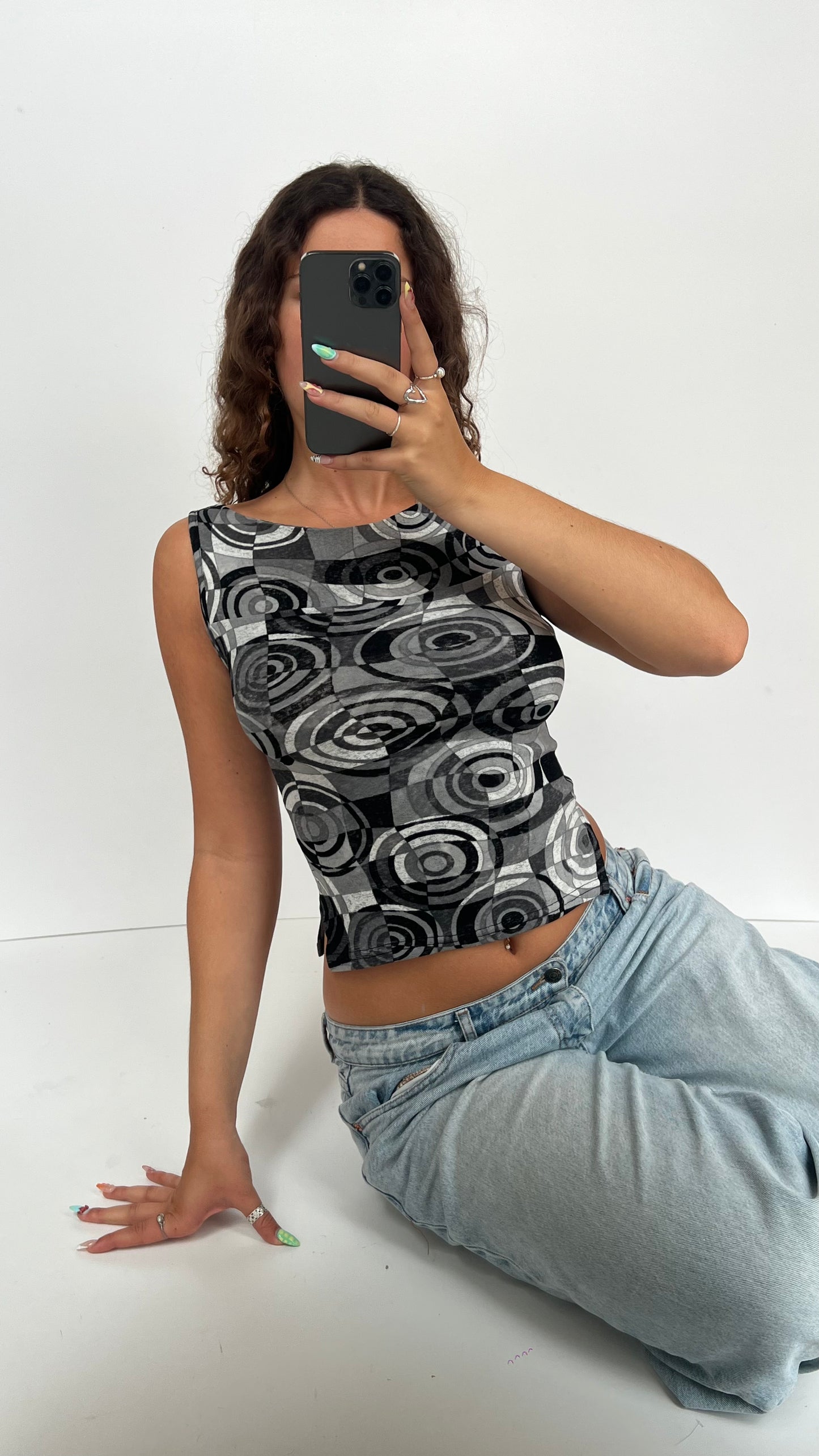 00s grey patterned tank- size M
