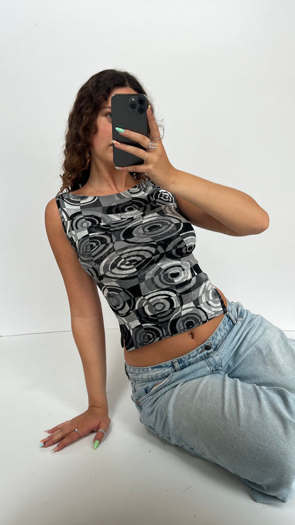 00s grey patterned tank- size M