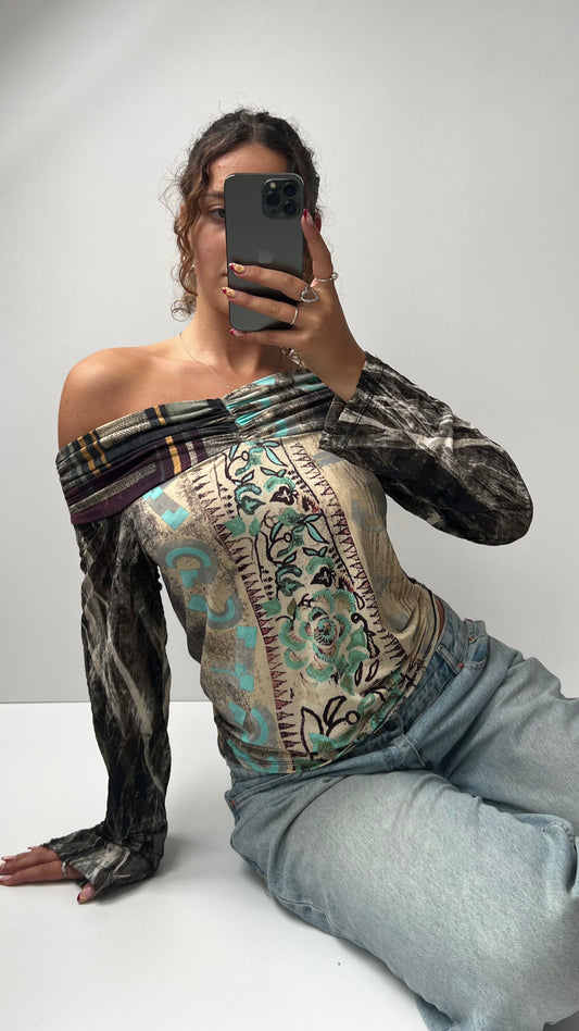00s graphic off shoulder top- size M