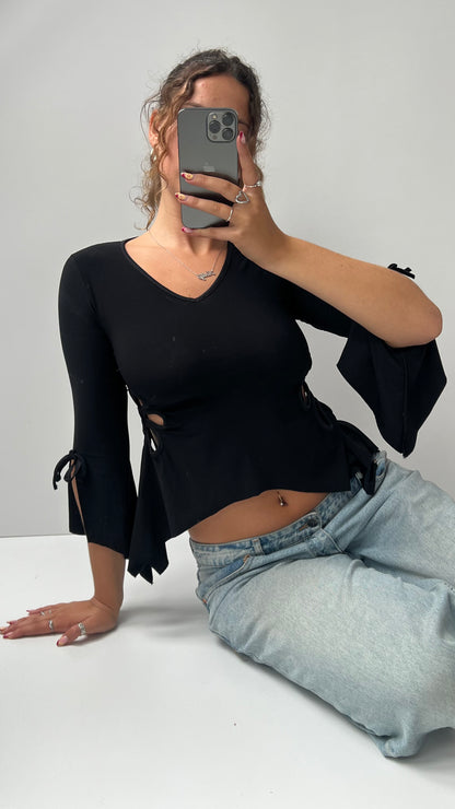 00s black flower cut out top- size M