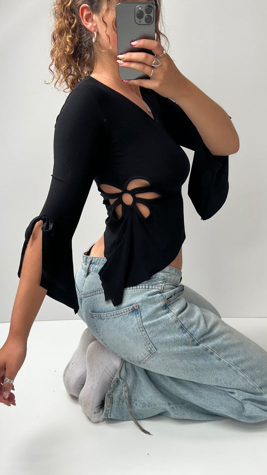 00s black flower cut out top- size M