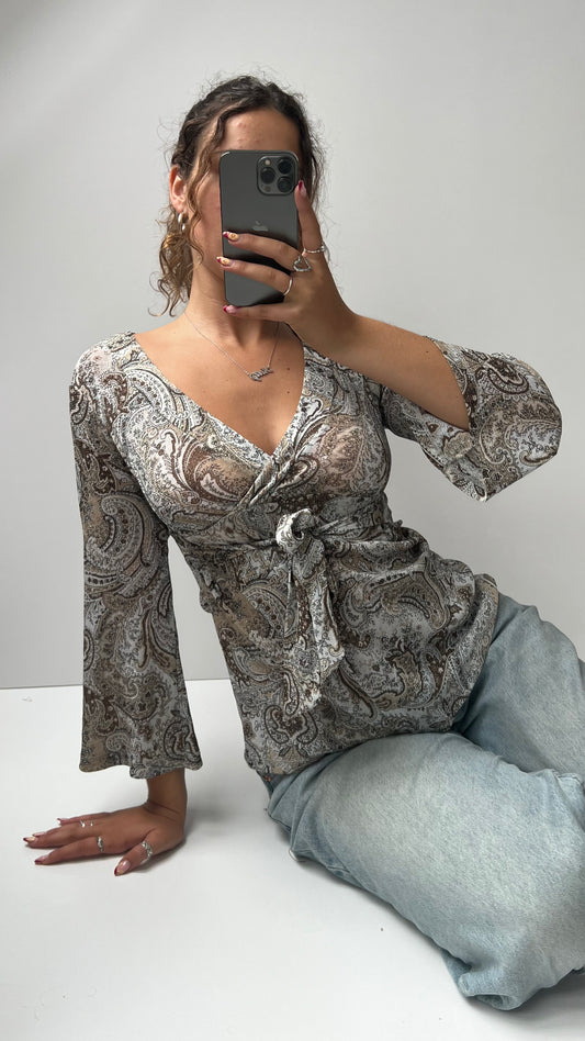 00s cream paisley long sleeve top- size S