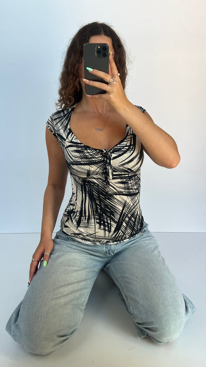 00s black white top- size S