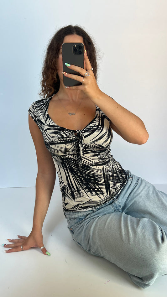 00s black white top- size S