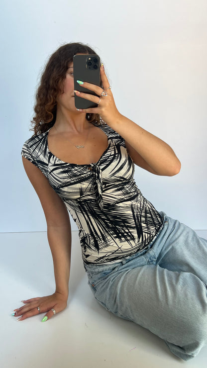 00s black white top- size S