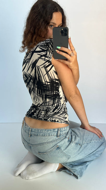 00s black white top- size S