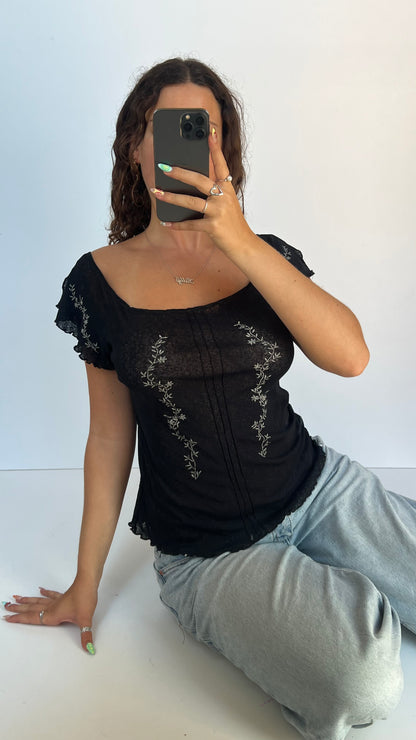 00s black mesh embroidered top- size L