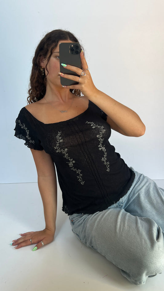 00s black mesh embroidered top- size L