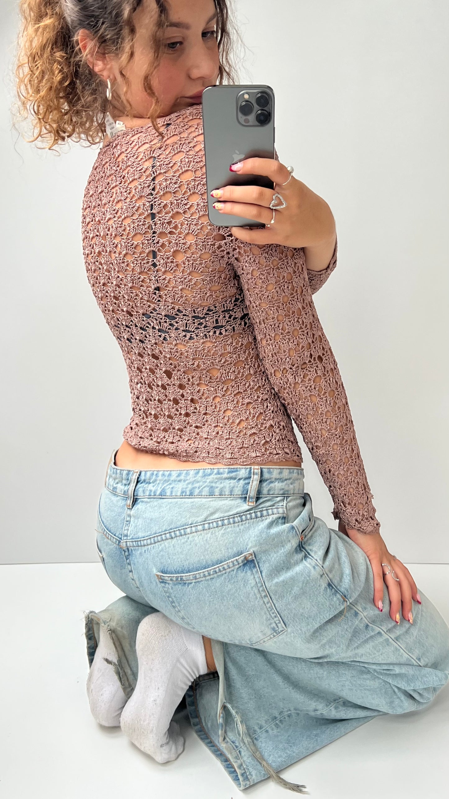 00s pink crochet long sleeve top- size M